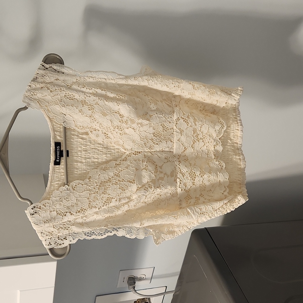 Express Lace Shirt- L